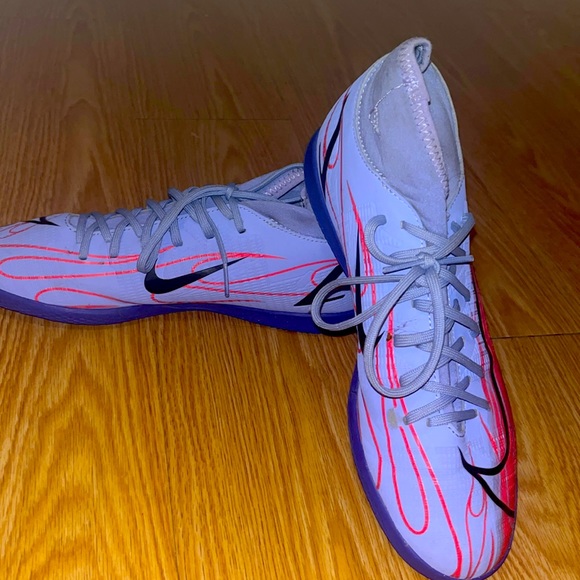 Soccer futsal shoes - Picture 1 of 4